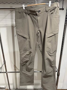 KUIU Men’s Tactical Cargo Pants in Tan